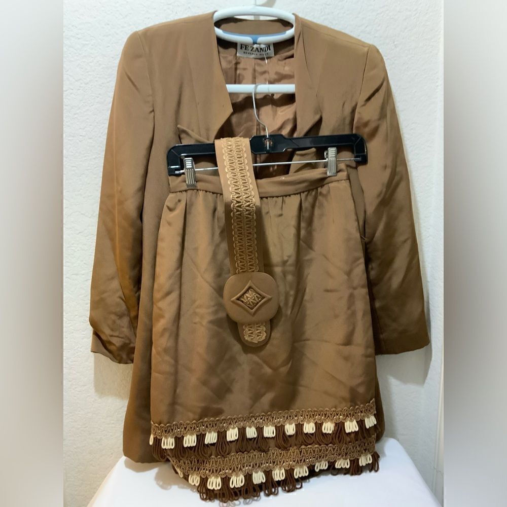 fezandi beverly hills suit gold buttons accents with assorted belt 4 H6
